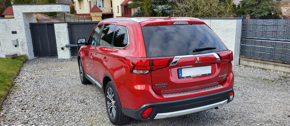 Mitsubishi Outlander cena 87900 przebieg: 85000, rok produkcji 2016 z Kielce małe 466